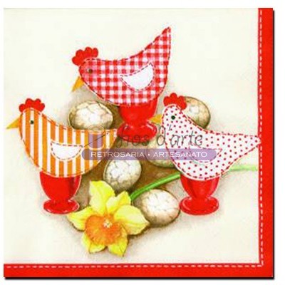 Três suportes para ovos em forma de galinhas de tecido com padrões variados sobre guardanapo branco com borda vermelha