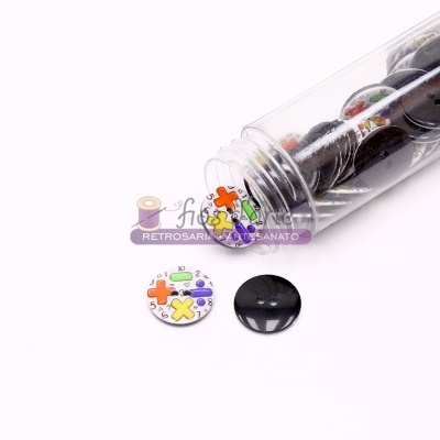 Botões de plástico com padrão matemático e botões pretos num frasco transparente