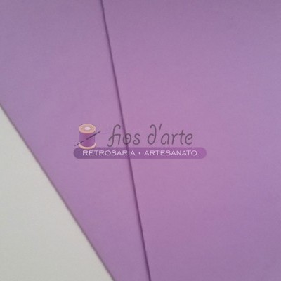 Rolo de tecido roxo com etiqueta fios d'arte