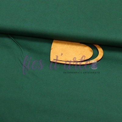Tecido verde escuro com etiqueta amarela e marca de água 'fios de arte'