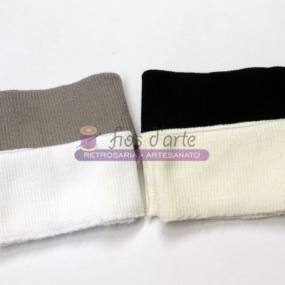 Dois cachecóis de malha, cinza e preto com branco, com etiqueta fios d'arte
