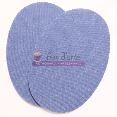 Remendos ovais em tecido azul claro com inscrição 'fios d'arte RETROSARIA • ARTESANATO'
