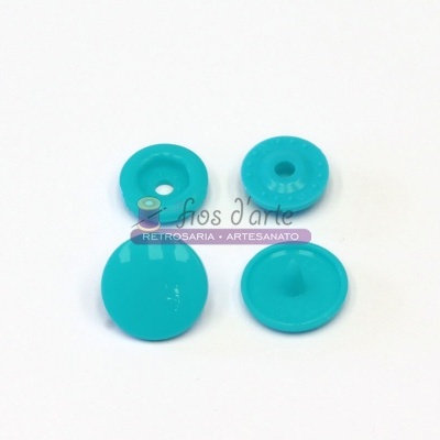 Conjunto de botões plásticos turquesa com marca 'Fios d'arte'