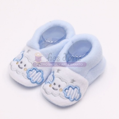 Sapatinhos de bebé azuis com bordado de ovelha blanca