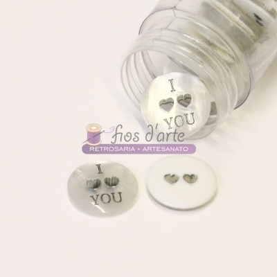 Conta branca redonda com texto I coração coração YOU em cerâmica