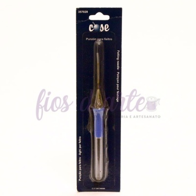 Agulha para feltrar em embalagem preta com visor plástico e texto Cose