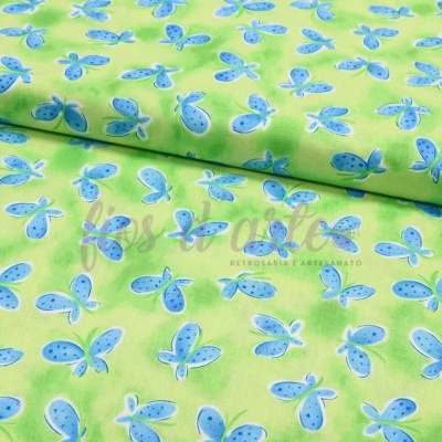 Tecido verde claro com borboletas azuis