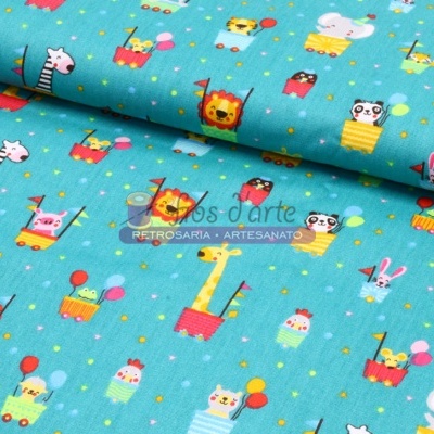 Tecido azul turquesa com padrão de animais de circo coloridos