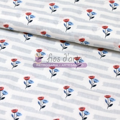 tecido branco com flores vermelhas e folhas azuis em padrão repetitivo