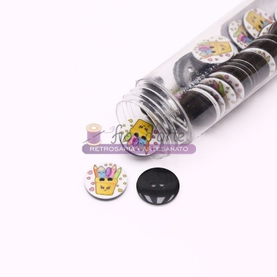 Botões redondos de plástico com decoração colorida e embalagem plástica transparente