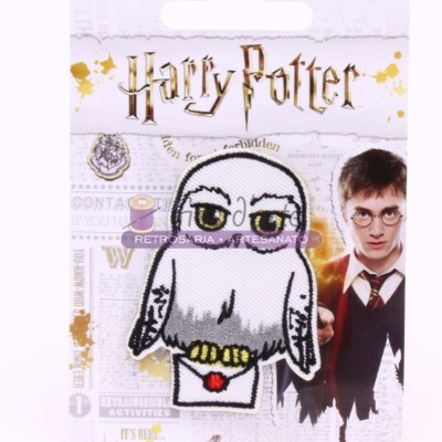 Patch bordado da coruja Hedwig do Harry Potter em embalagem com imagem do personagem