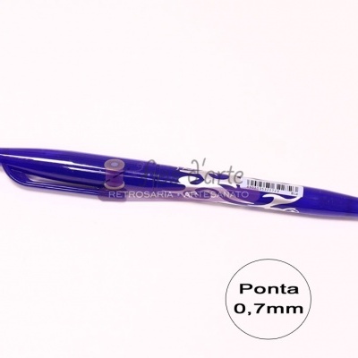 Caneta esferográfica azul sobre fundo branco com etiqueta Ponta 0,7mm