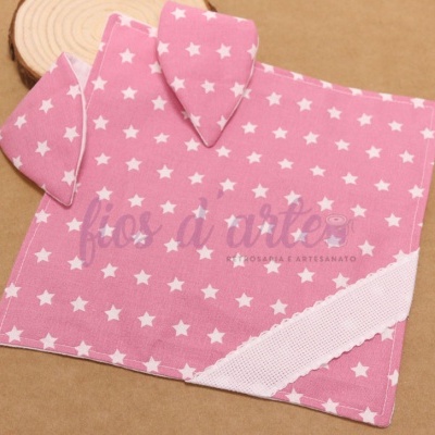 toalha de banho rosa para bebé com estrelas brancas e capuz