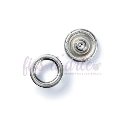 Conjunto de botões de metal prateado com textura espiral