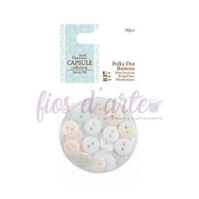 Pacote de botões polka dot em embalagem transparente com etiqueta azul