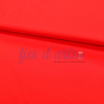 Tecido vermelho liso dobrado