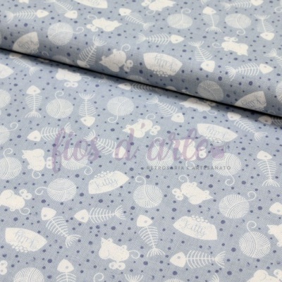Tecido azul claro com padrão branco de peixes, conchas e ossos de peixe