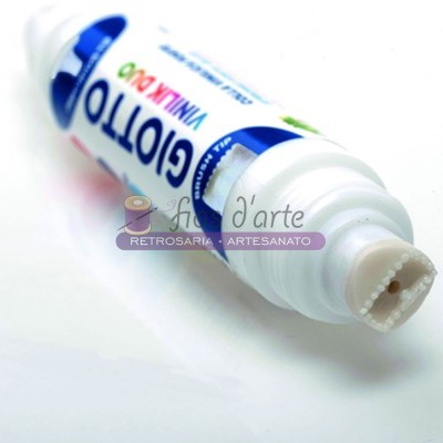 Tubo branco com tampa azul e rótulo colorido com texto GIOTTO VITAMINY 40