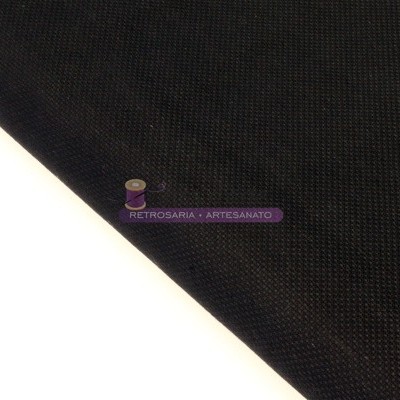 Tecido preto com etiqueta RETROSARIA - ARTESANATO