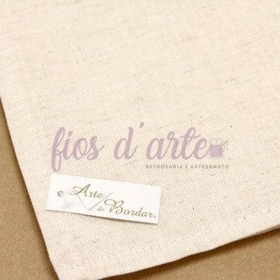 Tecido de linho bege com etiquetas de marca