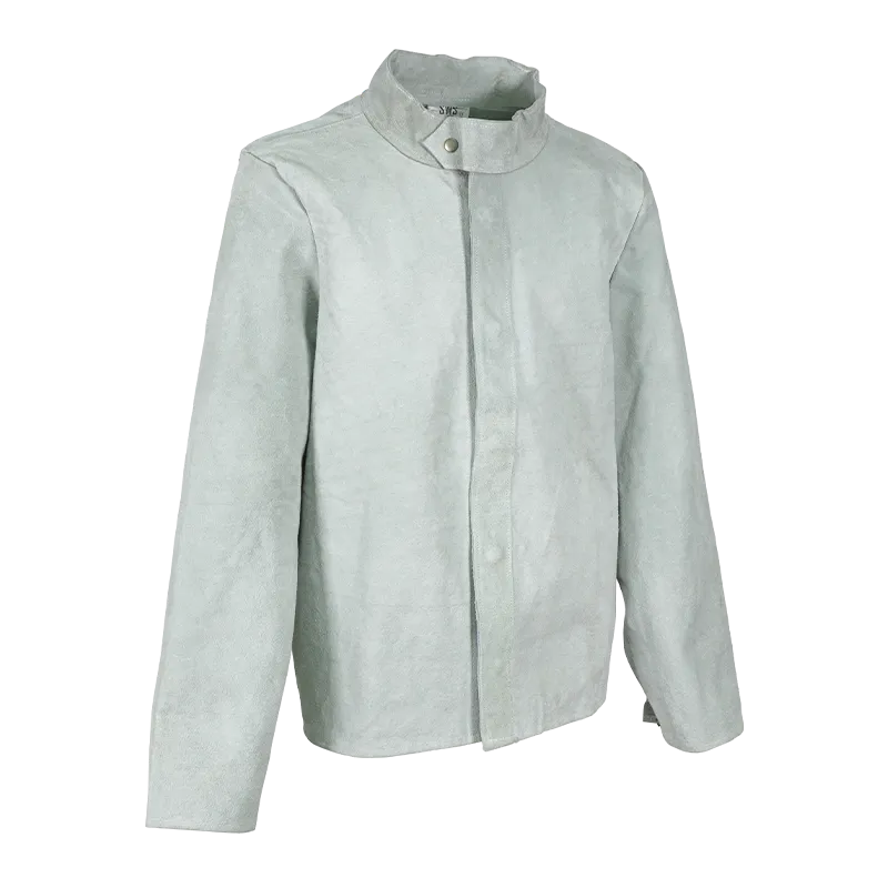 Casaco cinza claro com gola alta e fecho oculto