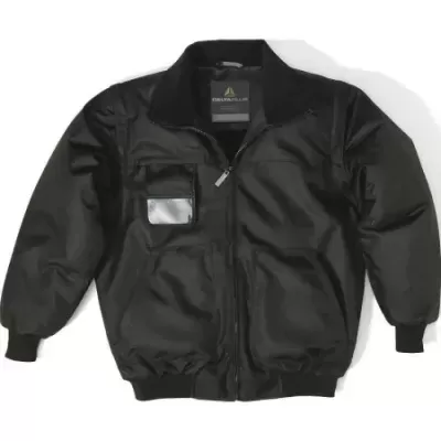 Casaco preto com fecho de correr e bolso transparente