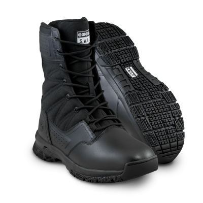 Botas táticas pretas com solado texturizado e etiqueta ORIGINAL S.W.A.T.