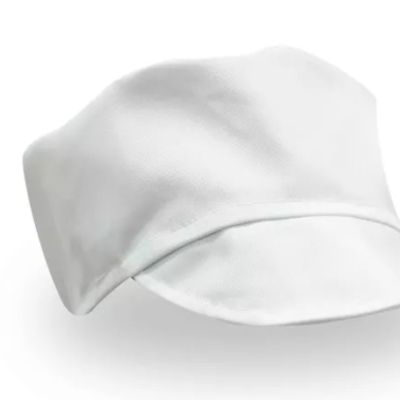 Boné branco em tecido liso com aba curva
