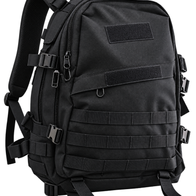 Mochila táctica preta com vários bolsos e fivelas