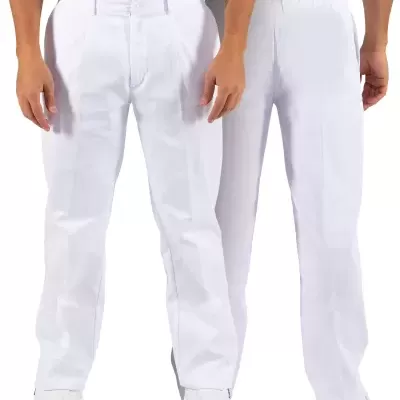 Calças brancas compridas para homem com bolsos e elástico atrás.