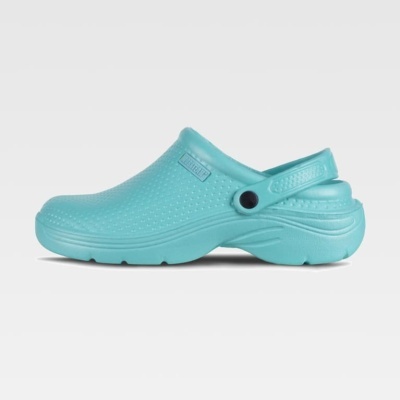 Sabot azul turquesa com alça traseira preta e textura pontilhada