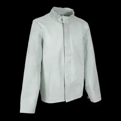 Casaco cinza claro com gola alta e fecho oculto