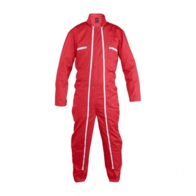 Macacão vermelho com fechos zíper brancos e bolsos chest seal