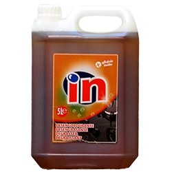 Frasco plástico de 5 litros com líquido castanho e rótulo laranja com texto 'in'