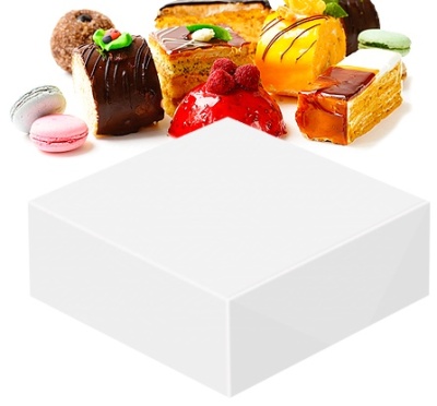 Caixa branca retangular e pequenos bolos coloridos ao fundo