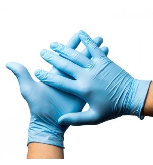 Mãos com luvas de látex azuis
