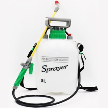Pulverizador manual branco com detalhes verdes e vermelhos, capacidade 5 litros.