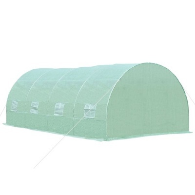 Tenda de cultivo verde claro com estrutura arqueada e janelas pequenas