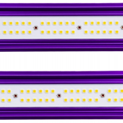 Painéis LED retangulares roxos com luzes amarelas