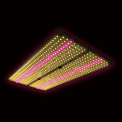 Painel de iluminação LED retangular amarelo e rosa no teto