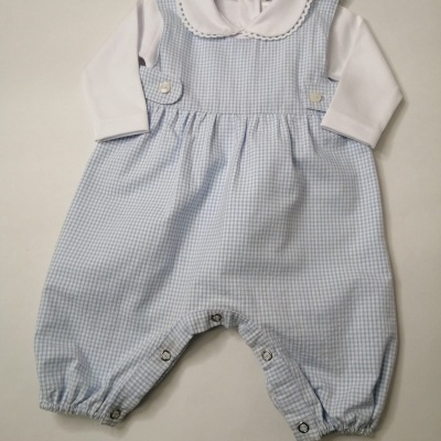 Macacão de criança branco e azul vichy com botões e fechos de pressão