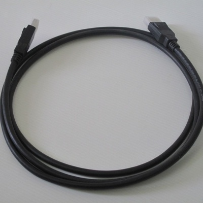 Cabo HDMI preto com conectores metálicos