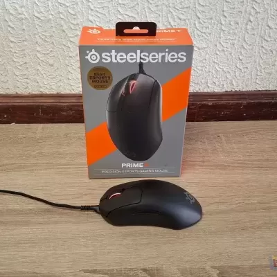 Rato gaming SteelSeries Prime preto com cabo e respetiva caixa