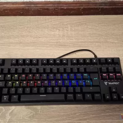 https://www.lojamestreandre.pt/product/teclado-mecanico-gaming-rgb-tempest-k11-ogre