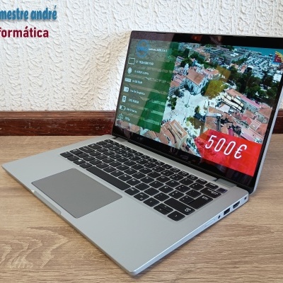 Computador portátil Dell Latitude 5320 2 in 1 aberto com imagem e especificações técnicas no ecrã.