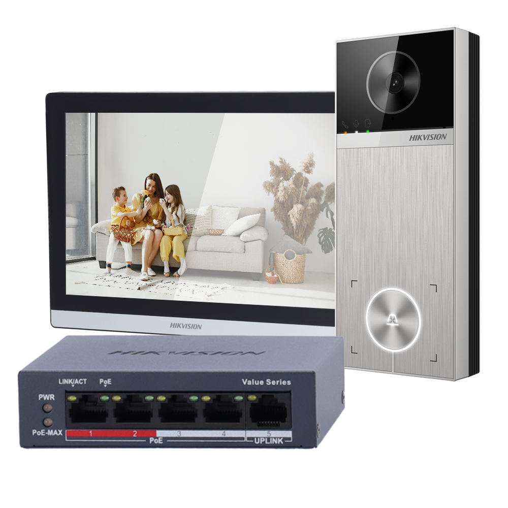 Kit Videoporteiro IP WiFi Hikvision DS-KIS611-S com Câmara 4 Mpx e Ecrã 7" Sistema de vídeo porteiro Hikvision com tela LCD mostrando uma família, intercomunicador metálico e unidade de rede PoE.