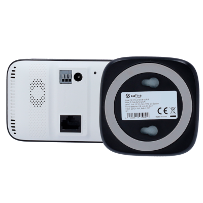 Câmara de segurança IP Safire Smart branca e preta com etiqueta no fundo