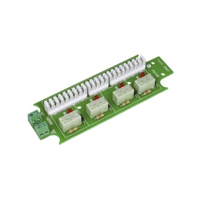 Placa eletrónica verde com relés, resistores, LED e conectores