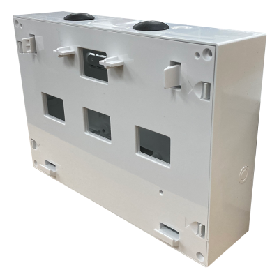 Caixa de montagem branca para dispositivo elétrico com aberturas retangulares