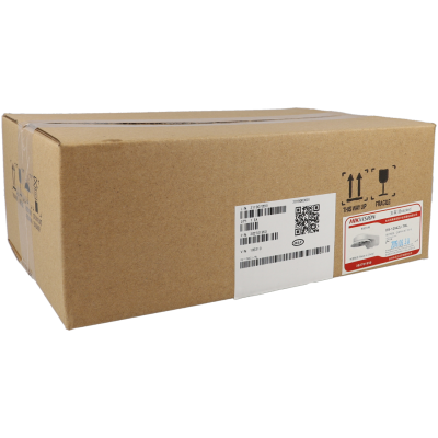 Caixa de cartão com etiquetas e código QR